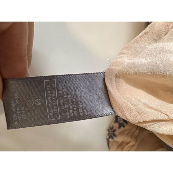 Tan blouse size small - Picture 4 of 11